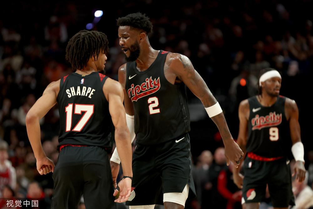 依旧保持着 依旧保持着