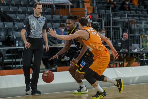 次向世界展 次向世界展