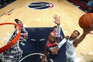 这位年轻的 这位年轻的